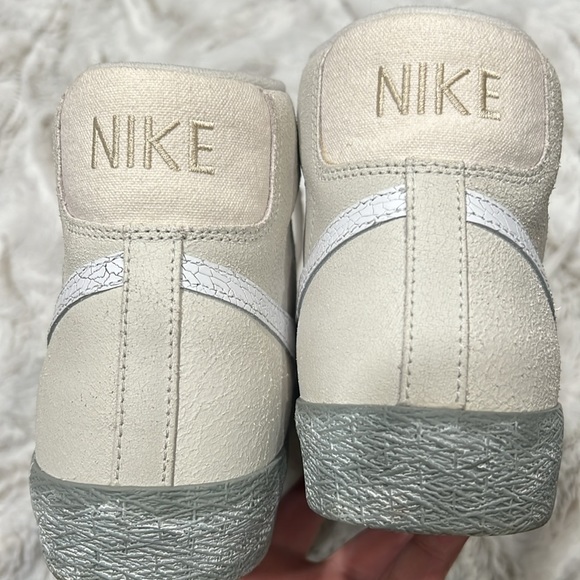 Nike Blazer Mid Men’s 10.5 / women’s 12 Beige Sail Crackle Sole Sneakers - Picture 3 of 9